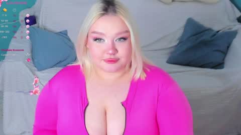 Snapshot of lilybelll chatting on January 2025 09:33:02 AM Lily online show from January 2025 09:33:02 AM