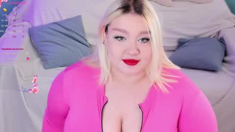 Snapshot of lilybelll chatting on February 2025 06:48:01 AM Lily online show from February 2025 06:48:01 AM