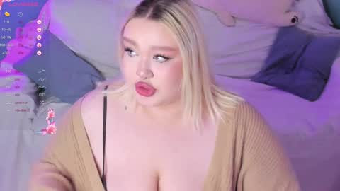 Snapshot of lilybelll chatting on February 2025 01:50:01 PM Lily online show from February 2025 01:50:01 PM