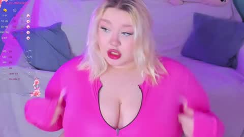 Snapshot of lilybelll chatting on February 2025 06:34:02 PM Lily online show from February 2025 06:34:02 PM