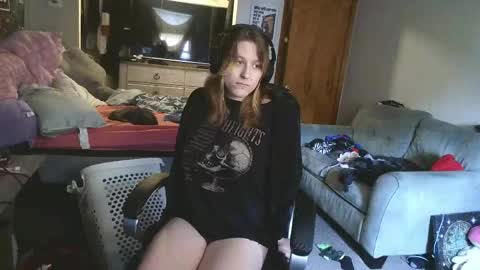 lilybvixen online show from April 2026 05:23:01 PM