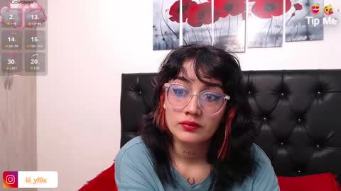 lilyfox23 online show from October 2025 12:58:01 PM