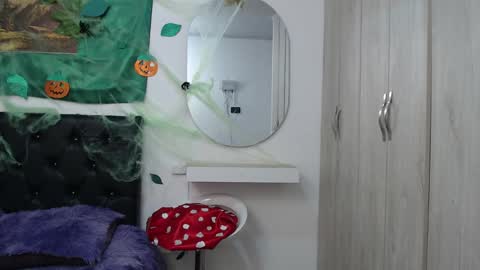 lilyfox23 online show from October 2025 12:32:01 AM