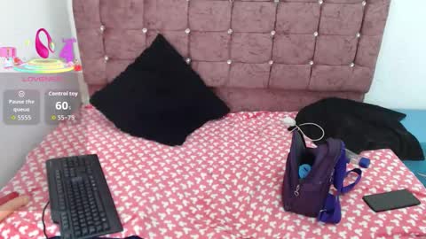 lilyjamesx online show from October 2025 02:18:02 PM