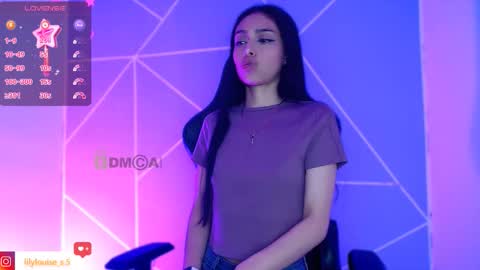 Snapshot of lilylouisee_ chatting on November 2025 03:02:01 PM Liliana louise online show from November 2025 03:02:01 PM
