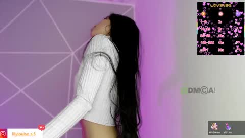 Snapshot of lilylouisee_ chatting on May 2026 04:37:01 PM Liliana louise online show from May 2026 04:37:01 PM