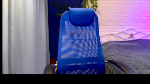 Lily online show from November 2025 07:52:02 AM