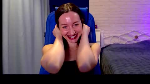 Lily online show from November 2025 06:13:01 AM