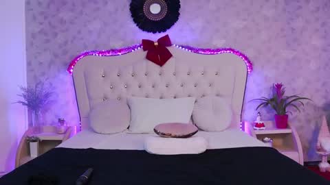 Snapshot of lilyrose_ chatting on December 2024 07:28:01 AM online show from December 2024 07:28:01 AM