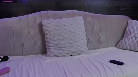 Snapshot of lilyrose_ chatting on January 2025 07:15:02 AM online show from January 2025 07:15:02 AM