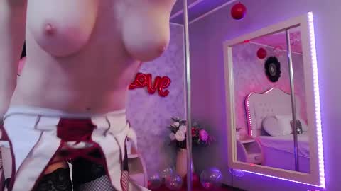 Snapshot of lilyrose_ chatting on February 2025 04:22:01 AM online show from February 2025 04:22:01 AM