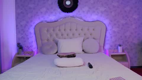 Snapshot of lilyrose_ chatting on February 2025 07:11:01 AM online show from February 2025 07:11:01 AM