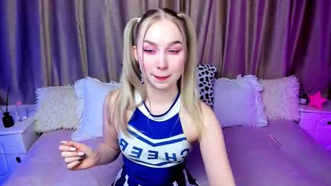 Lilian online show from October 2025 04:23:02 AM