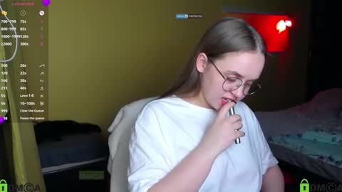 Lily online show from November 2025 06:31:02 PM