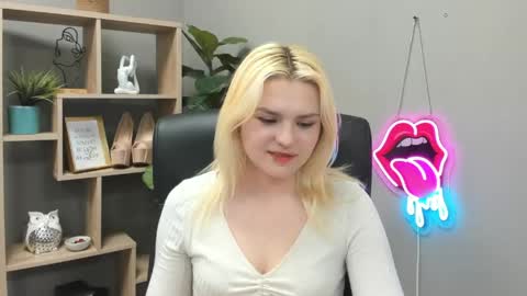 Lily online show from May 2026 07:17:01 AM