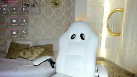 Snapshot of lilythea_ chatting on June 2026 12:32:02 AM lilythea_ online show from June 2026 12:32:02 AM