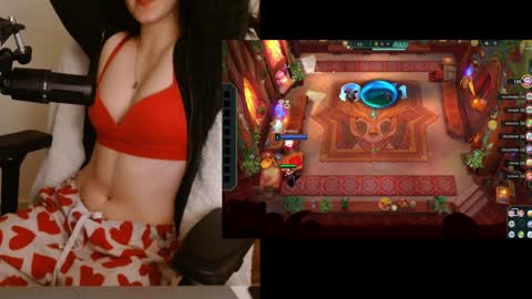 Snapshot of lilythrone chatting on December 2024 12:48:02 AM Lily Rone online show from December 2024 12:48:02 AM