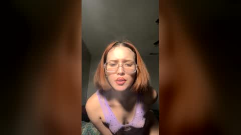 Snapshot of lilywtfff chatting on June 2026 12:32:01 PM lilywtfff online show from June 2026 12:32:01 PM