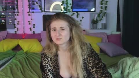 Snapshot of lin_rosex chatting on February 2025 12:41:01 AM MashaMaria online show from February 2025 12:41:01 AM