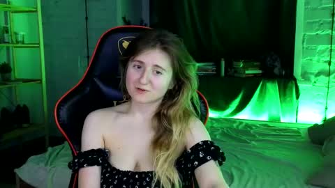 Snapshot of lin_rosex chatting on March 2025 06:43:01 PM MashaMaria online show from March 2025 06:43:01 PM