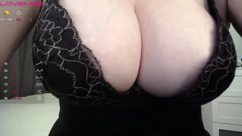Snapshot of lina____ chatting on December 2024 05:50:02 AM Lina online show from December 2024 05:50:02 AM