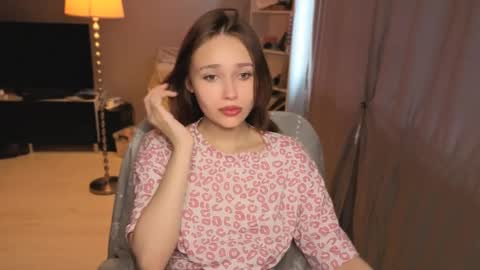 Snapshot of lina_and_lion chatting on May 2026 09:26:02 AM Scarlet online show from May 2026 09:26:02 AM