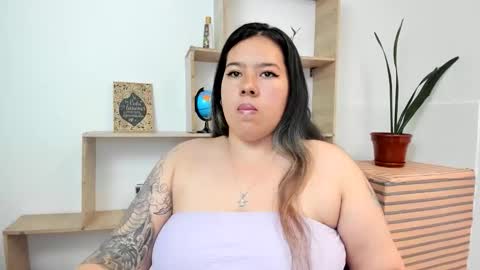 Lina Browm online show from April 2026 06:25:01 PM
