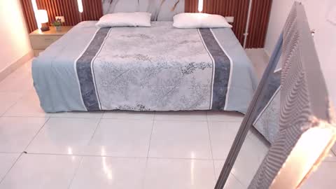 Lina online show from September 2025 12:07:02 PM