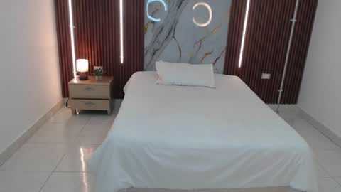 Lina online show from September 2025 12:07:01 PM