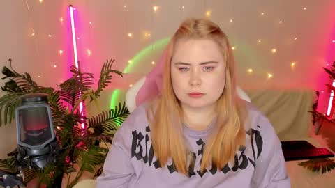lina_linx online show from January 2025 09:30:02 PM