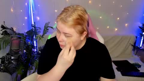 lina_linx online show from January 2025 06:00:01 PM