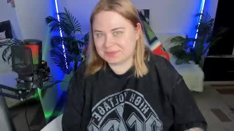 lina_linx online show from February 2025 07:14:01 PM