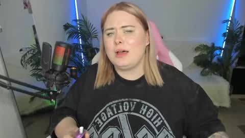 lina_linx online show from March 2025 10:38:01 PM