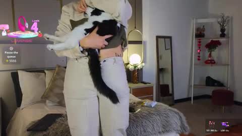 Lina online show from March 2026 08:32:01 PM