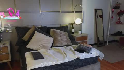 Lina online show from April 2026 07:25:01 PM