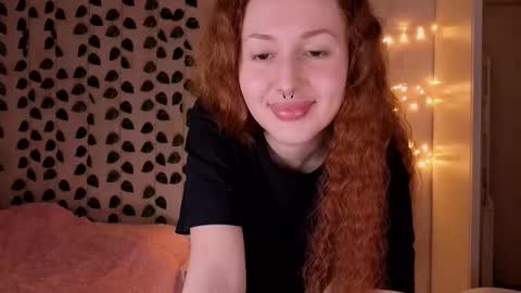 Lina Red X online show from September 2025 10:31:01 PM