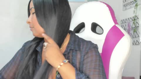 Snapshot of lina_sanchezih chatting on December 2024 07:00:01 PM LINA SANCHEZ online show from December 2024 07:00:01 PM