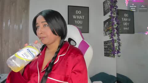 Snapshot of lina_sanchezih chatting on December 2024 02:27:01 PM LINA SANCHEZ online show from December 2024 02:27:01 PM