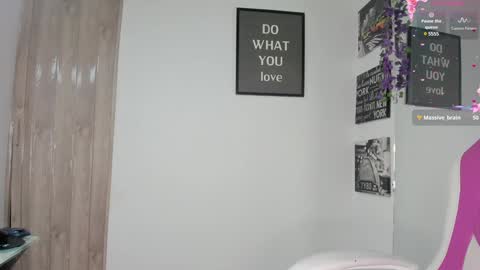 Snapshot of lina_sanchezih chatting on January 2025 02:47:02 PM LINA SANCHEZ online show from January 2025 02:47:02 PM