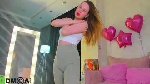 Lina online show from May 2026 01:10:02 AM
