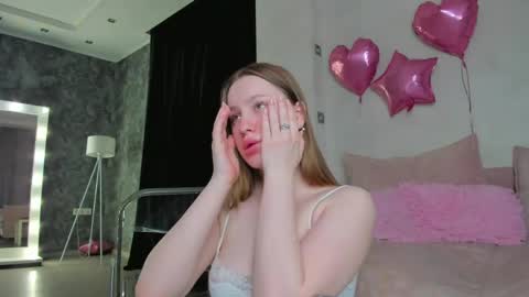 Lina online show from May 2026 01:47:02 AM