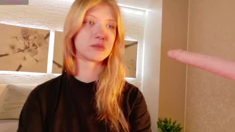 Lina online show from April 2026 08:21:01 PM