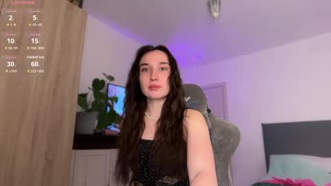 Lina online show from April 2026 06:12:01 PM