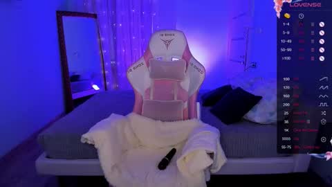 Lina online show from December 2025 08:30:01 AM