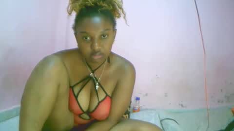 linah1123 online show from October 2025 11:44:01 AM