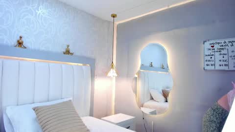 L I N A  online show from September 2025 04:13:02 AM