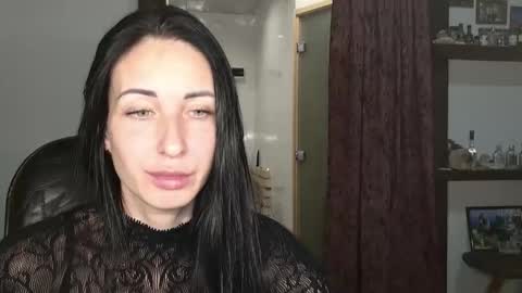 LinaLivee online show from October 2025 07:14:02 PM