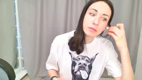 LinaLivee online show from April 2026 10:41:02 AM