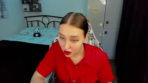 Lina online show from November 2025 10:09:01 PM