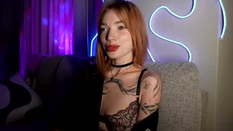 Snapshot of linavelle chatting on May 2026 07:43:01 PM LinaVelle online show from May 2026 07:43:01 PM